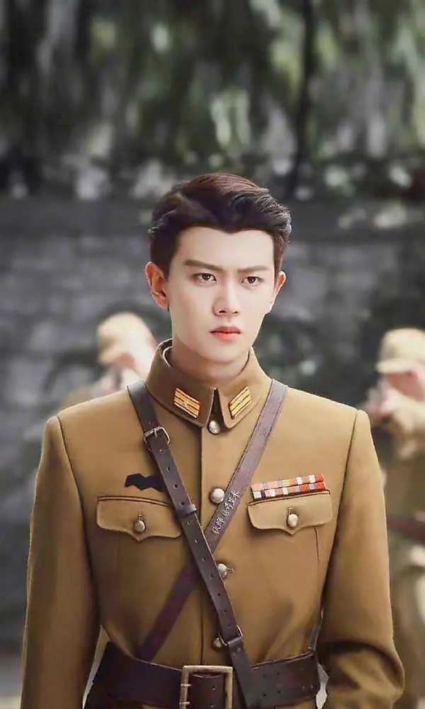陸劇10位軍裝男神!《他從火光中走來》黃景瑜被封為軍裝專業戶,肖戰帥炸,許凱太經典