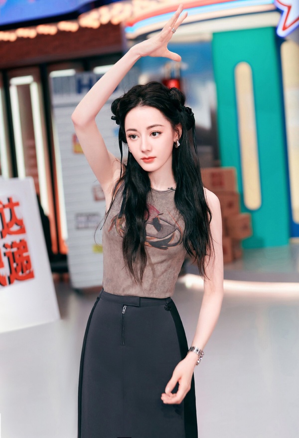 陸劇8位「人間腰精」女星!陳都靈腰細上熱搜,李沁腰比黃景瑜大腿細,趙麗穎腰太驚人