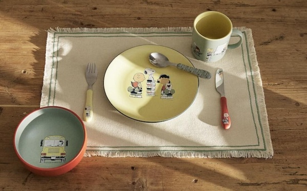 可愛爆擊！Zara Home x Peanuts史努比系列登場，史努比抱枕、餐盤、文具到寢具都有