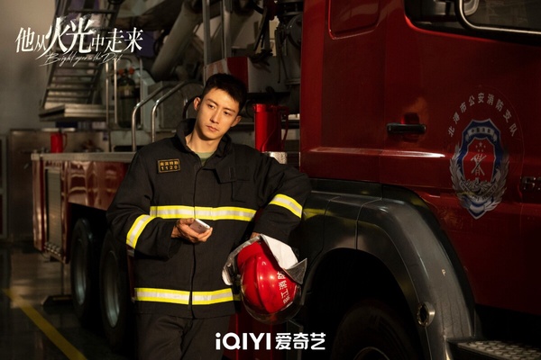 九月陸劇話題熱度榜TOP10!《他從火光中走來》第10《蓮花樓》第3,冠軍打敗《雲之雨》