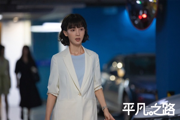 90花2023路劇收視排行TOP8!迪麗熱巴第8輸李沁,譚松韻《向風而行》1.877%竟不是冠軍