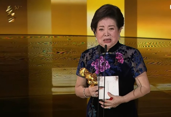 6位同屆雙料得獎的演員!薛仕凌獲封信看演,陳淑芳感動全場,《甄嬛》皇帝破金馬紀錄