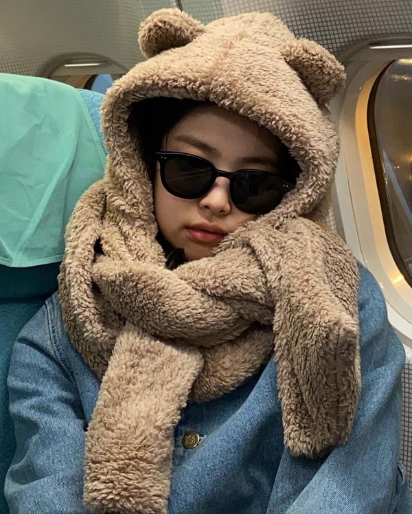 Jennie秋冬5大穿搭亮點!今年必學的時尚感層次疊穿,超多版型帽子該如何選擇一次看!