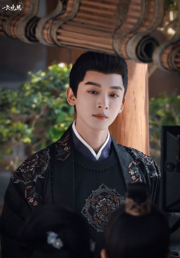 8位陸劇男星最新古裝造型!張晚意《柳舟記》霸氣,鄧為《仙台有樹》當男主!