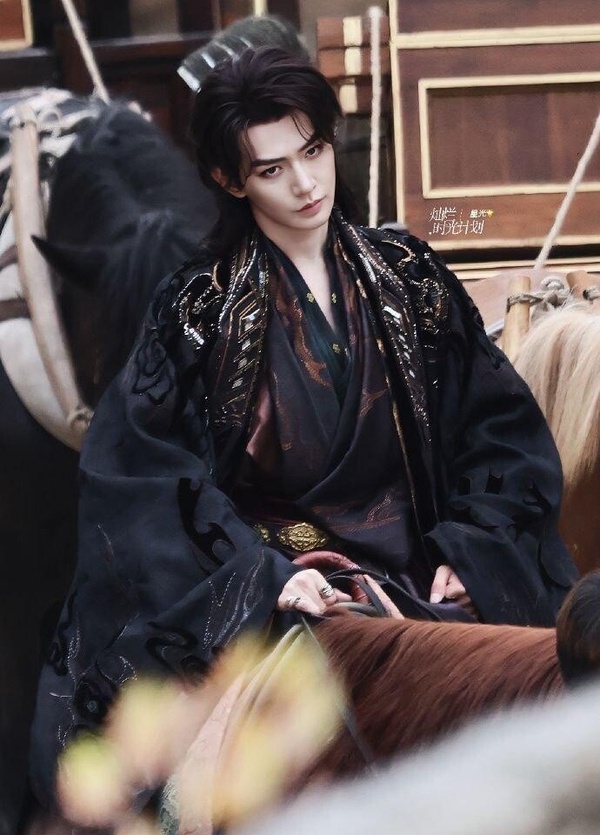 8位陸劇男星最新古裝造型!張晚意《柳舟記》霸氣,鄧為《仙台有樹》當男主!