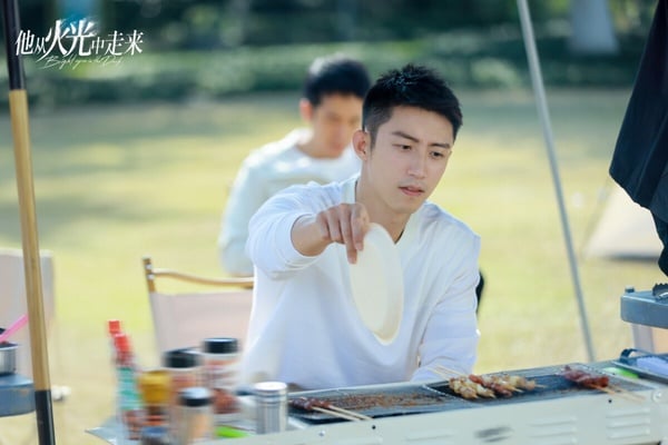 九月陸劇演員微博指數榜Top10！張凌赫輸丞磊，虞書欣第三，成毅第二，冠軍人氣真無敵