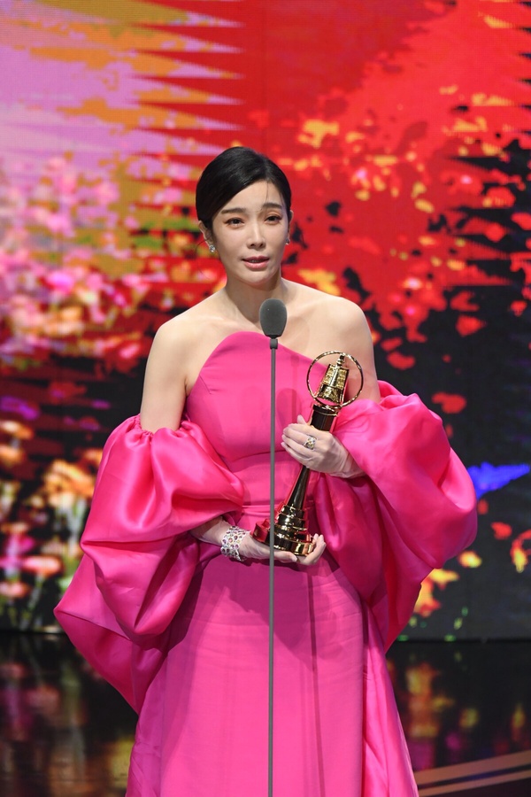 【金鐘58】三度入圍終封后！《暴走女外科》蔡淑臻勇奪金鐘視后激喊：我以身為演員為榮