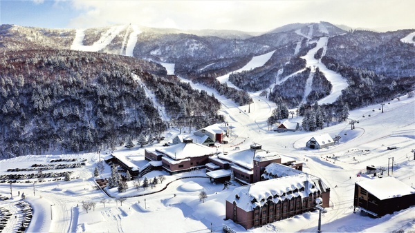 衝北海道滑雪!北海道滑雪度假村 「Kiroro Grand 本館」,雪中泡湯、滑雪再享早鳥優惠