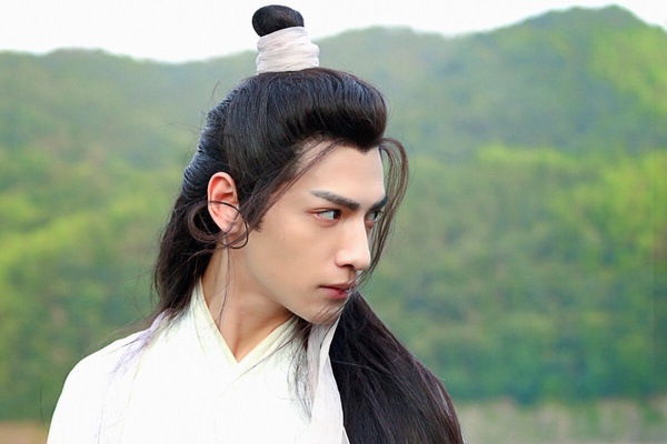 網評「古裝劇現偶劇雙豐收」陸劇演員TOP10!趙露思第7，楊紫第3，冠軍古裝時裝都是神顏
