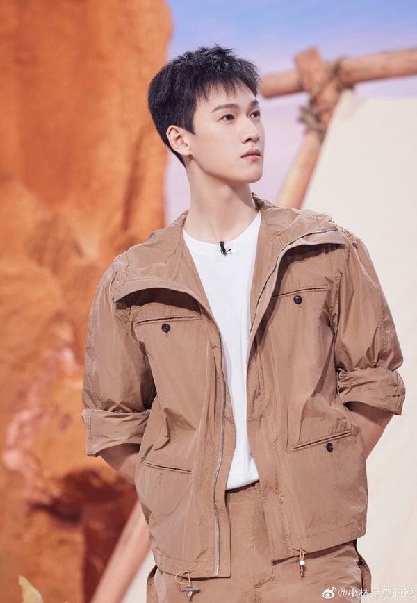 《為有暗香來》陸劇演員古裝vs時裝!周也沒翻車,3男星評價兩極,李昀鋭戲份少但驚艷