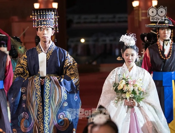 日網票選「Netflix最好看古裝韓劇」TOP10！《戀慕》第10《陽光先生》第5，冠軍真的紅
