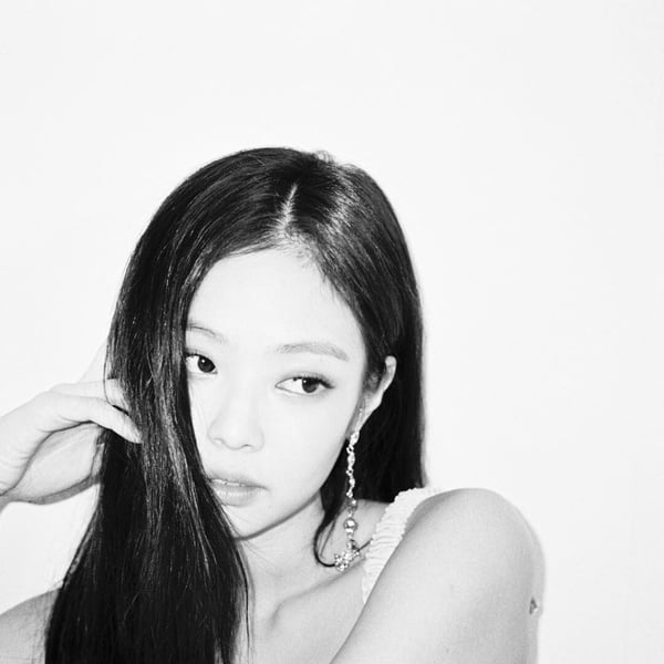 由JENNIE帶起的15大流行&amp;amp;amp;amp;amp;amp;amp;amp;amp;amp;amp;amp;單品，小香千金、芭蕾辣妹風必備，就連「這」也是因為她才紅