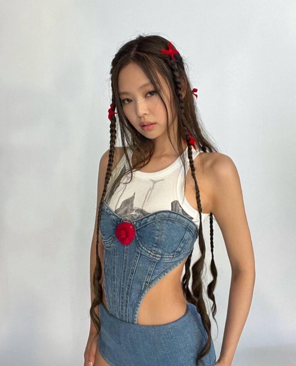 由JENNIE帶起的15大流行&amp;amp;amp;amp;amp;amp;amp;amp;amp;amp;amp;amp;單品，小香千金、芭蕾辣妹風必備，就連「這」也是因為她才紅