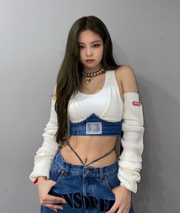 由JENNIE帶起的15大流行&amp;amp;amp;amp;amp;amp;amp;amp;amp;amp;amp;amp;單品，小香千金、芭蕾辣妹風必備，就連「這」也是因為她才紅
