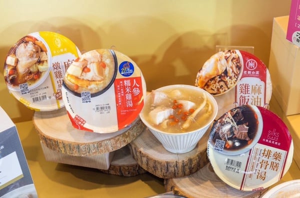 7-11「秋冬新品」推薦！剝皮辣椒雞鍋、韓式辣味魚糕、焗烤起司貝殼麵、芋頭西米露必吃