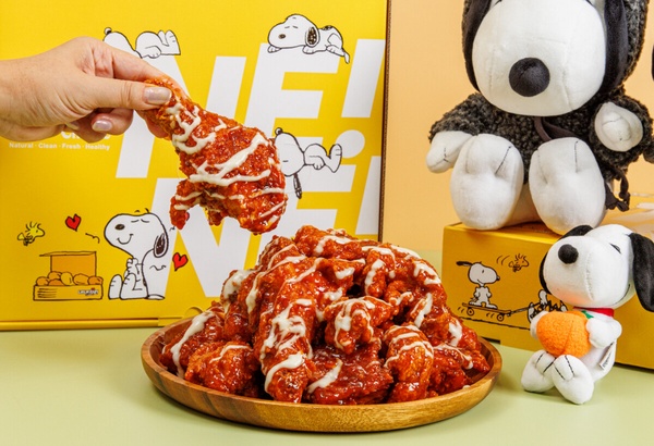 史努比粉絲衝!NENE CHICKEN史努比聯名紙盒、主題店太可愛,再推「霜降韓國烤肉炸雞」