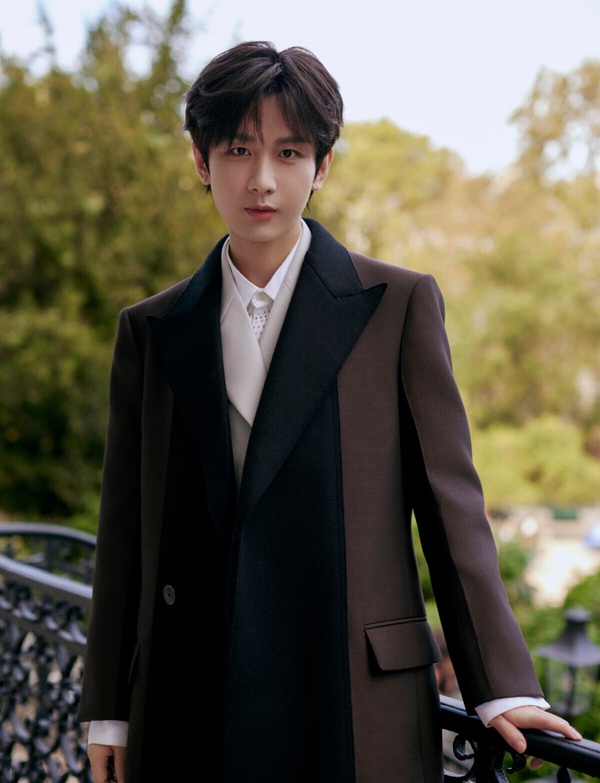 十月陸劇演員微博指數TOP10!田曦薇第8,龔俊第6,周也第5,冠軍討論量衝破8200萬超狂