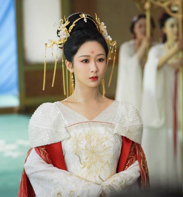 古裝劇10女星演「絕色美人」!《寧安如夢》白鹿演人間絕色被嘲,迪麗熱巴古力娜扎卻合理