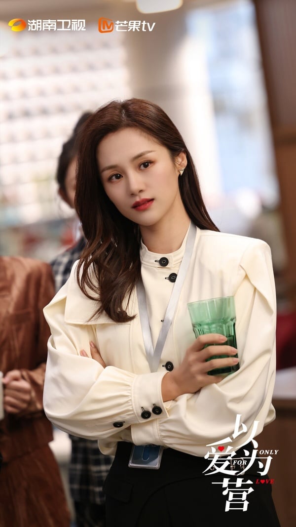 陸劇《以愛為營》8位搶眼配角!女二女三美度不輸白鹿,這對CP熱度意外高!