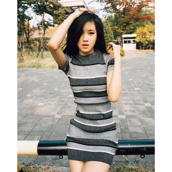 關於Rosé的十件事:從被嘲全團最路人逆襲成氛圍感美女,Coachella迎來盛放成雙奢女王