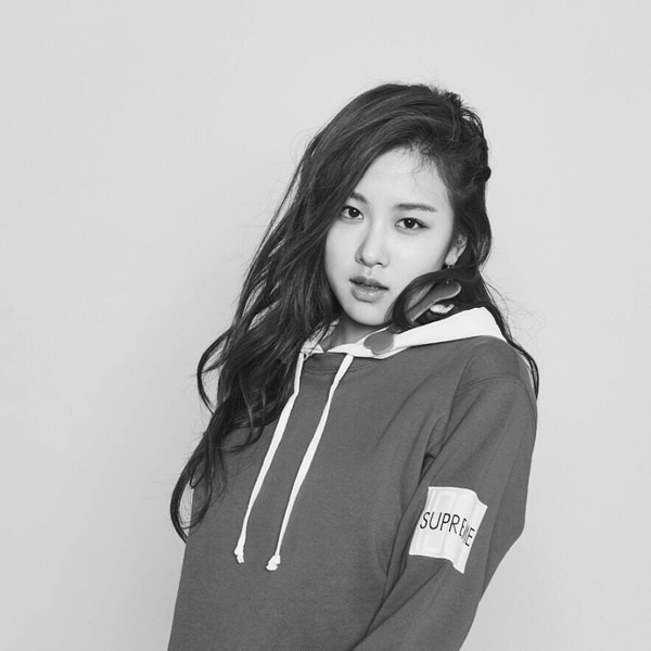 關於Rosé的十件事:從被嘲全團最路人逆襲成氛圍感美女,Coachella迎來盛放成雙奢女王