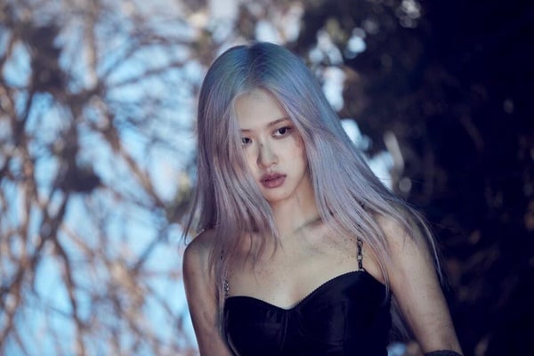 關於Rosé的十件事:從被嘲全團最路人逆襲成氛圍感美女,Coachella迎來盛放成雙奢女王