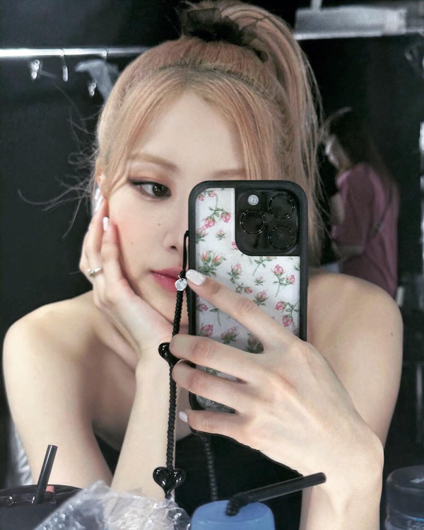 BLACKPINK Rosé十件事:從被嘲全團最路人,逆襲成氛圍感美女,Coachella一戰成名!