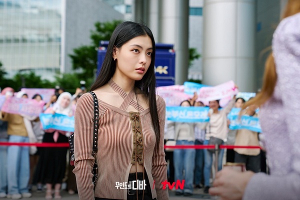 《無人島的Diva》演員介紹!尹蘭珠老公是《紙房子》教授,殷莫萊竟是《黑暗榮耀》的她