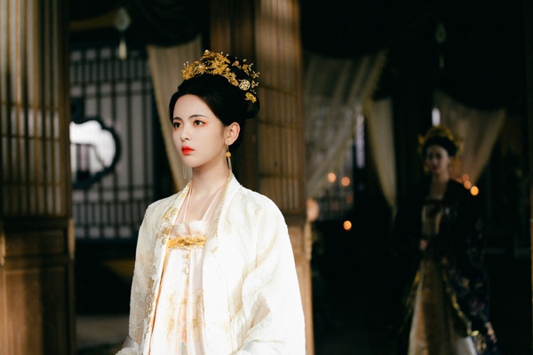 2023陸劇95花「角色抖音播放量」TOP10!趙露思7.4億,虞書欣8.6億,冠軍唯一破10億大關