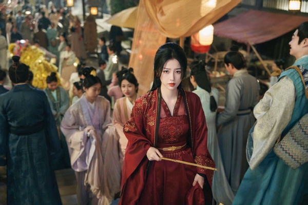 2023陸劇95花「角色抖音播放量」TOP10!趙露思7.4億,虞書欣8.6億,冠軍唯一破10億大關