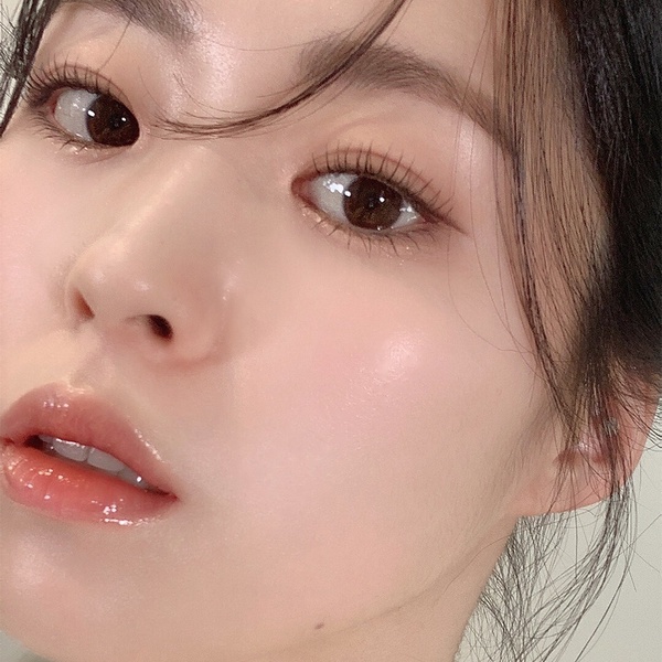 扁臉也能有精緻五官！化妝師輪廓感高光提亮技巧，顯瘦拉提有感、搭配腮紅更減齡顯嫩