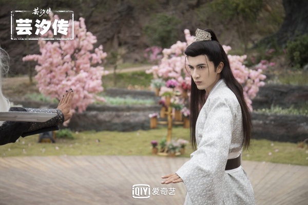 白鹿&許凱同門古裝神顏!《寧安如夢》王星越驚艷,趙弈欽演網劇爆紅,這童星撞臉許凱