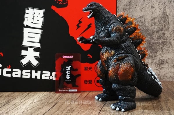 新款悠遊卡、愛金卡盤點!哥吉拉紅蓮公仔、黑金剛手機必收藏、巨大版經典悠遊卡超鬧