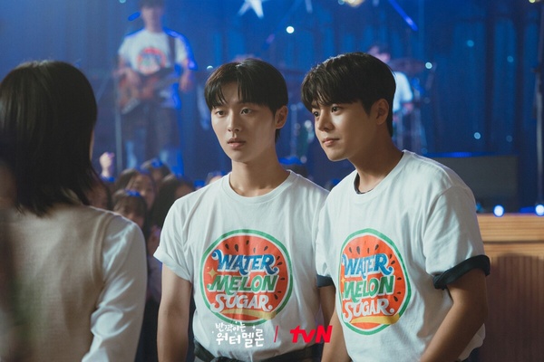 近期韓劇熱度排行TOP10！《戀人》第7輸《大力女子姜南順》，冠軍打敗《無人島的Diva》
