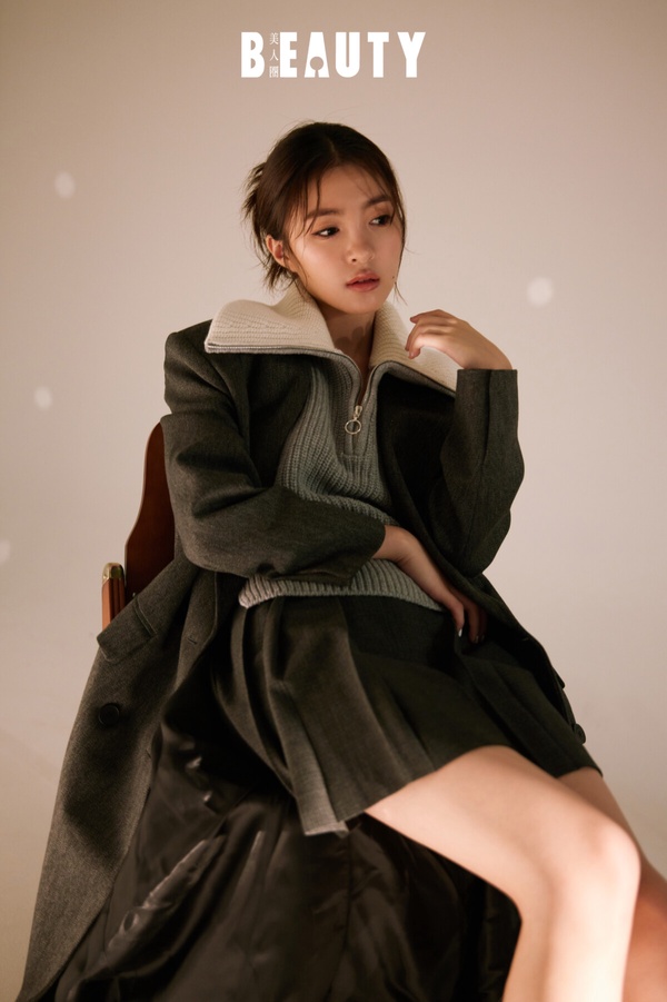 不只是最美星二代！無敵新星韓菲：Fake it till you make it！說到IU、動漫眼裡有光
