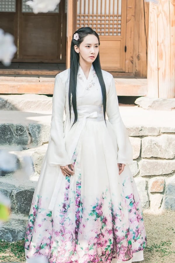 日網票選「最適合古裝」韓劇女演員TOP10！IU第8輸金裕貞，李世榮第4，冠軍是古裝神顏