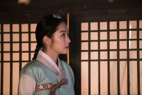 日網票選「最適合古裝」韓劇女演員TOP10！IU第8輸金裕貞，李世榮第4，冠軍是古裝神顏