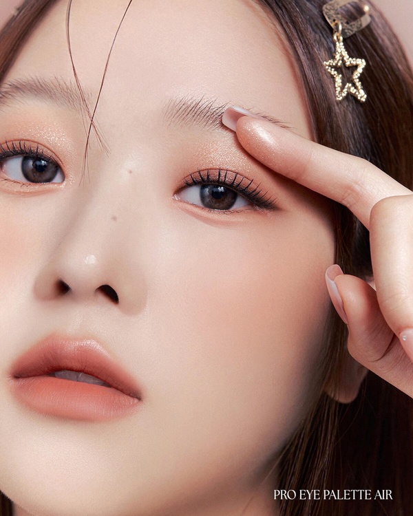 單眼皮&內雙眼妝怎麼畫更乾淨？化妝師傳授眼妝細節，眼影顯輪廓消腫泡、乾淨有層次