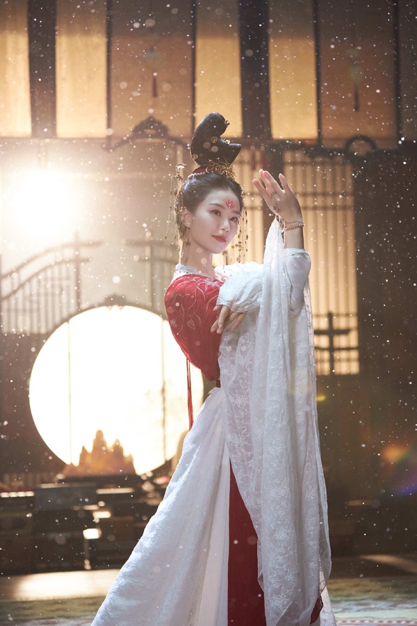 2023古裝劇10位紅衣美人!《一念關山》劉詩詩美翻,迪麗熱巴穩定發揮,任敏唯一被吐槽