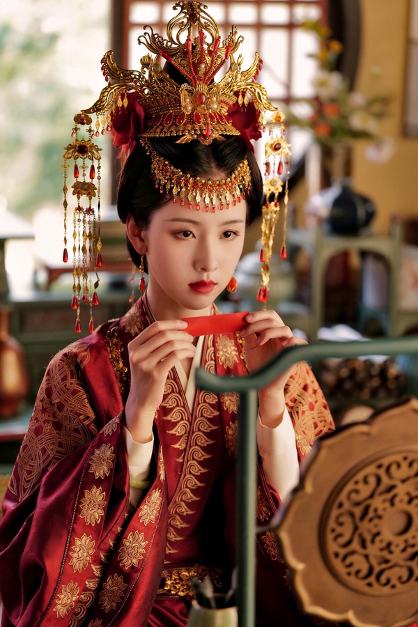 2023古裝劇10位紅衣美人!《一念關山》劉詩詩美翻,迪麗熱巴穩定發揮,任敏唯一被吐槽