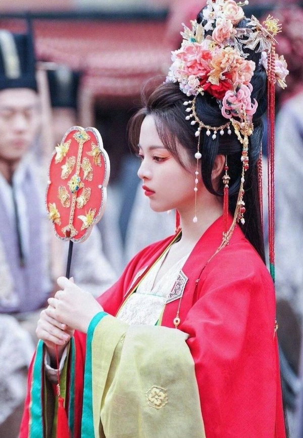 2023古裝劇10位紅衣美人!《一念關山》劉詩詩美翻,迪麗熱巴穩定發揮,任敏唯一被吐槽