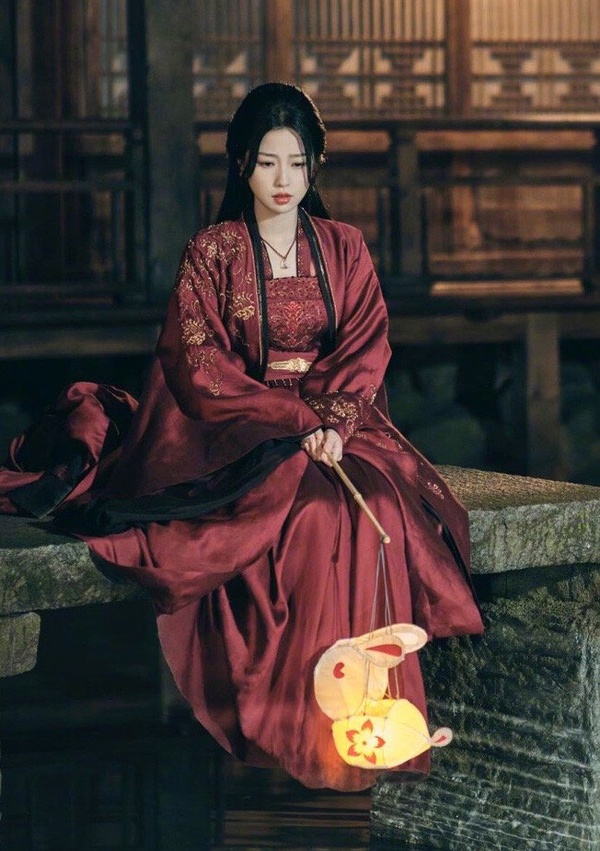 2023古裝劇10位紅衣美人!《一念關山》劉詩詩美翻,迪麗熱巴穩定發揮,任敏唯一被吐槽