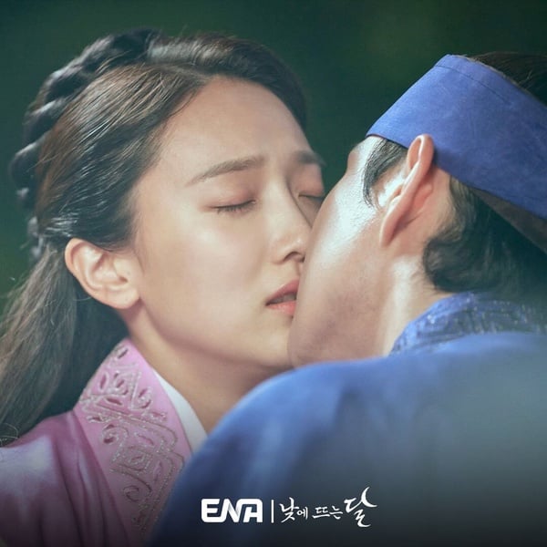 近期韓劇豆瓣評分榜TOP10！《無人島的Diva》7.7輸《與惡魔有約》，冠軍是8.4分黑馬劇