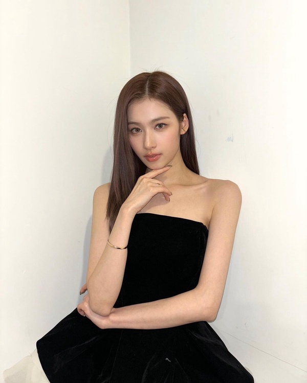外網票選「全球最美女星」TOP10!BLACKPINK Lisa第3輸迪麗熱巴,冠軍是絕世神顏