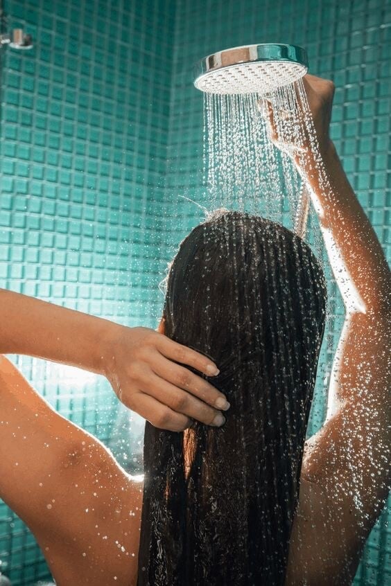 入門級女生自慰技巧2：用蓮蓬頭刺激陰蒂
