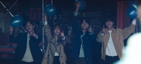 《無人島的DIVA》結局「前後呼應」!處處有代表大海的藍色,結局換蘭珠幫木河準備氣球