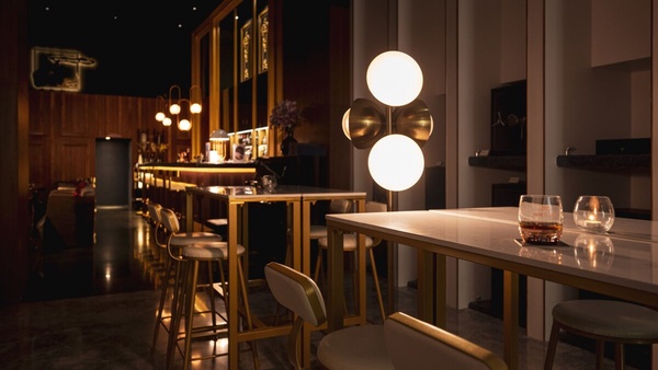 女生也可以獨自享受的「台北深夜酒吧」1：HW Lounge Bar 雪茄咖啡酒館