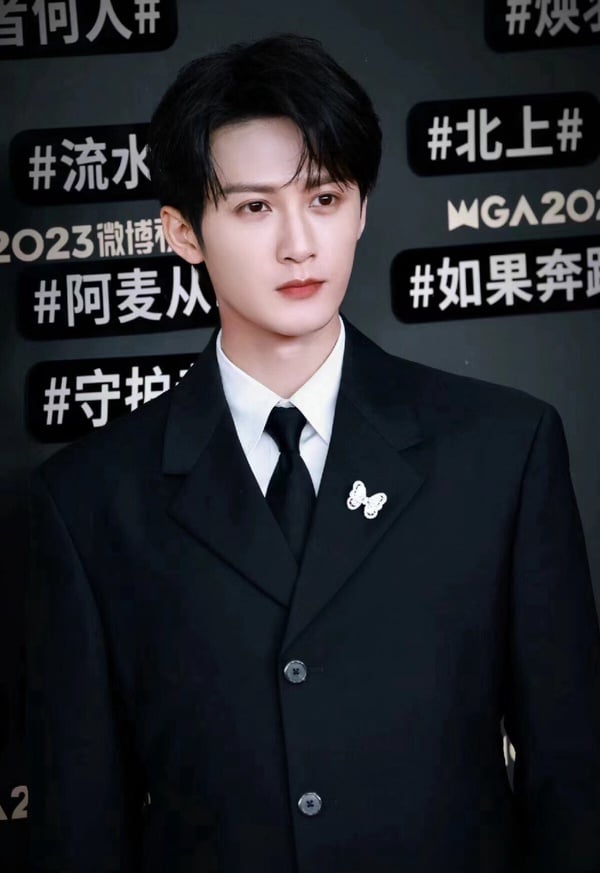 15位陸劇明星紅毯精修vs未修！劉詩詩美，趙露思裙子醜，楊超越像茄子，李蘭迪最最災難