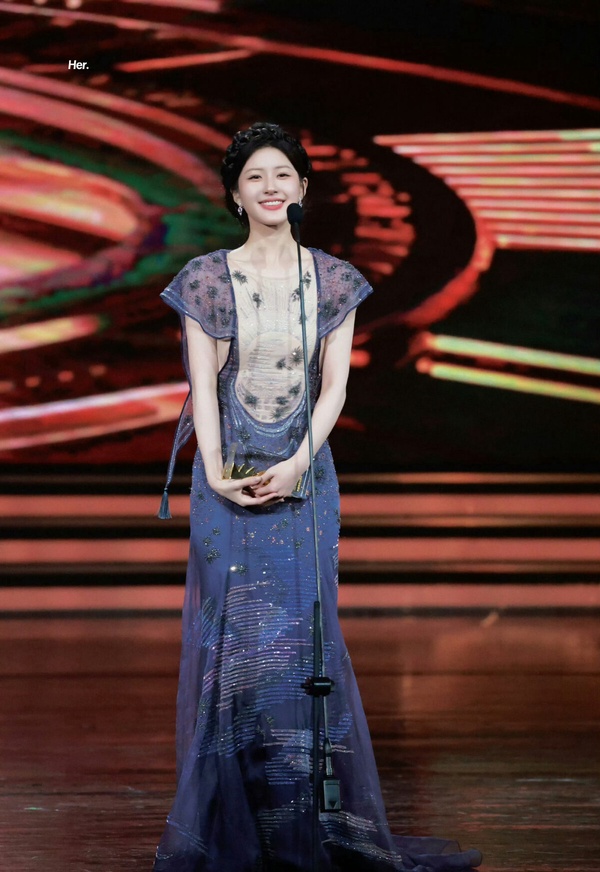 15位陸劇明星紅毯精修vs未修！劉詩詩美，趙露思裙子醜，楊超越像茄子，李蘭迪最最災難