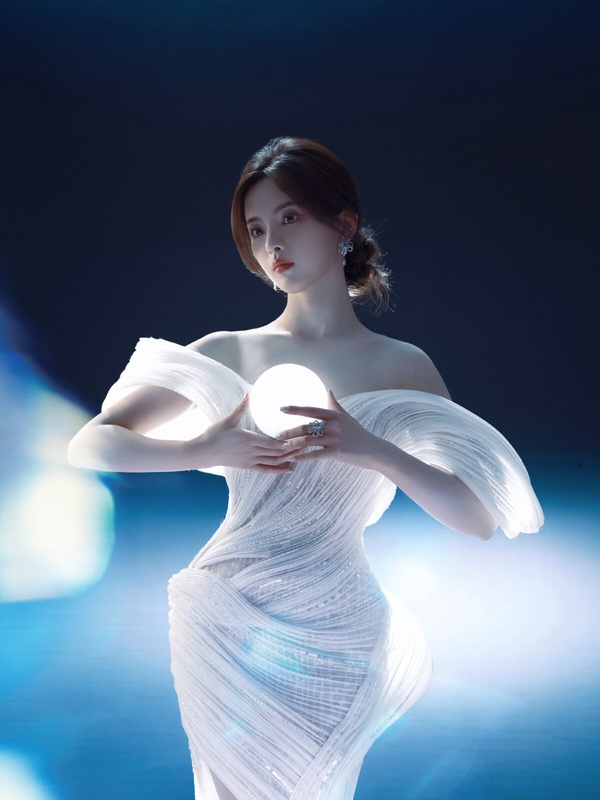 GQ盛典14位陸劇明星精修vs未修！楊紫進步了，白鹿不土了，吳磊顏值驚人，楊冪美出天際